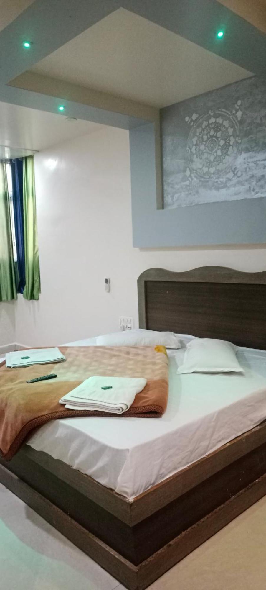 New Hotel Rajvihar Пачмарай Экстерьер фото